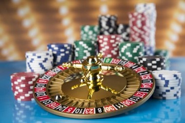 horas888 Casino Hold'em live dealer table with community cards